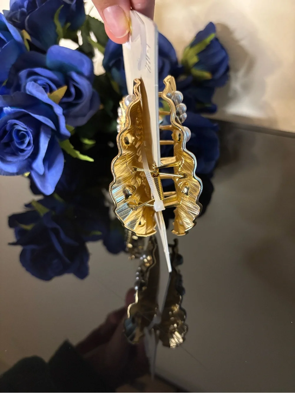 NWT Piper K Gold Pearl Shell Jaw Clips - Small and Large - 2PC